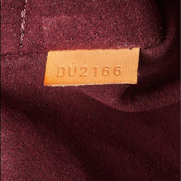 Limited Edition ❤️BEAUTIFUL LOUIS VUITTON❤️ Monogram Canvas Melie Bag - Picture 7 of 17